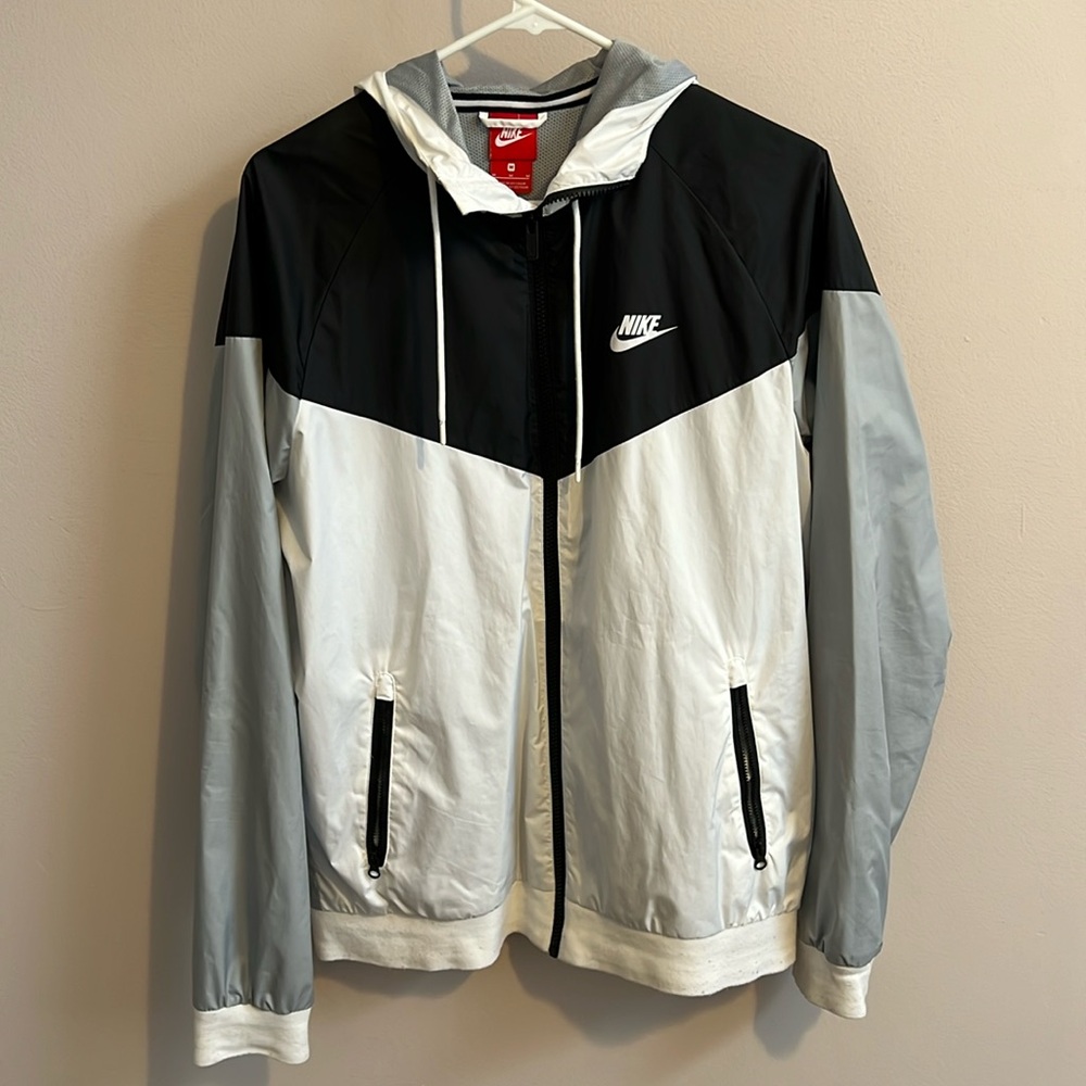 NIKE, Men’s Medium Jacket. Black, white, and gray. Wind breaker
